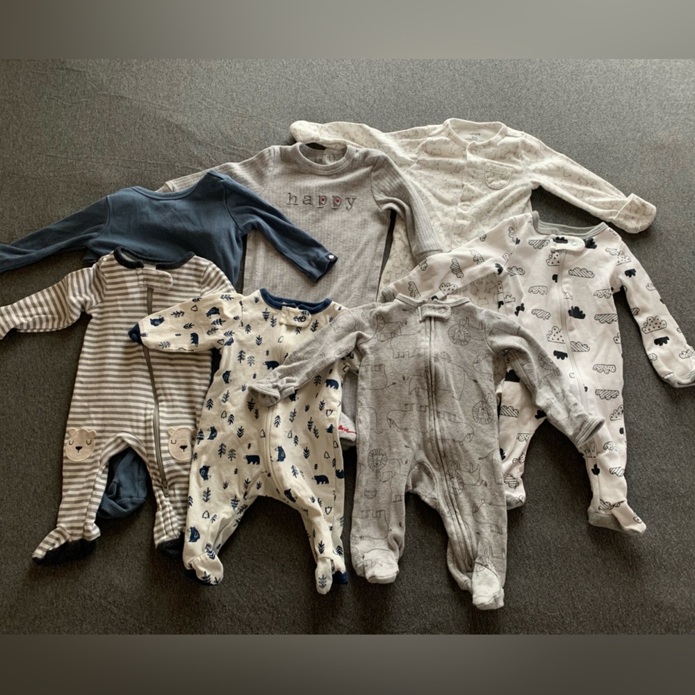 ♥️ Gender neutral footie pajamas newborn—3 months! ♥️